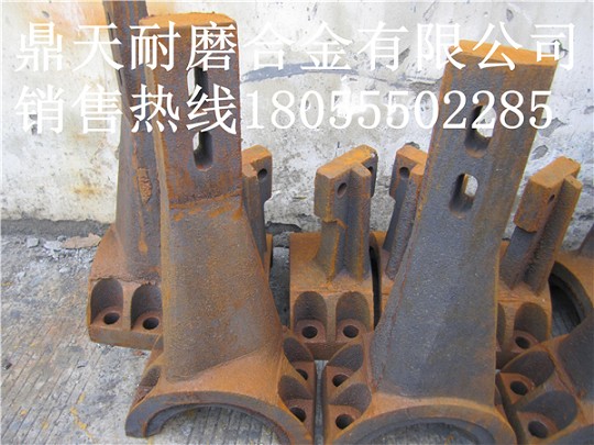 山東圓友750砼攪拌機(jī)弧襯板、中刮刀、側(cè)刮刀熱銷中
